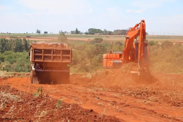 35 obras paralisadas no Paraná sob Ratinho Jr, 7 em Curitiba com R$ 65 milhões em jogo