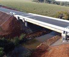 Obras do  Contorno Noroeste de Pato Branco com um viaduto erguido sobre a BR-158, uma ponte sobre o Rio Ligeiro e cinco quilômetros de rodovia até a PR-493 em Itapejara D Oeste. O objetivo é enviar todo o tráfego  de caminhões, para o contorno, aliviando o trânsito urbano. 
