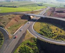 Obras do  Contorno Noroeste de Pato Branco com um viaduto erguido sobre a BR-158, uma ponte sobre o Rio Ligeiro e cinco quilômetros de rodovia até a PR-493 em Itapejara D Oeste. O objetivo é enviar todo o tráfego  de caminhões, para o contorno, aliviando o trânsito urbano. 