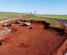 Obras do  Contorno Noroeste de Pato Branco com um viaduto erguido sobre a BR-158, uma ponte sobre o Rio Ligeiro e cinco quilômetros de rodovia até a PR-493 em Itapejara D Oeste. O objetivo é enviar todo o tráfego  de caminhões, para o contorno, aliviando o trânsito urbano. 