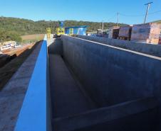 As obras da nova captação de água de Cascavel nas margens do Rio São José, no Distrito de São Salvador, a barragem no rio, as estações de bombeamento e um desarenador, que terá a função de retirar os materiais mais pesados da água, como areia e terra. A nova estrutura ampliará em 25% a capacidade de tratamento de água no município. 