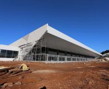 Obras da nova rodoviária de Francisco Beltrao com mais de 6.300 m²,  que contará 12 plataformas para ônibus, além de lojas, guichês, restaurantes, espaço para taxistas e mototaxistas, jardim no centro e salas de espera para os usuários. A construcao do Terminal Rodoviario faz parte do Plano de Apoio ao Desenvolvimento dos Municipios - PAM 