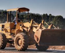 Pavimentação de estrada beneficia produção leiteira de Carambeí 