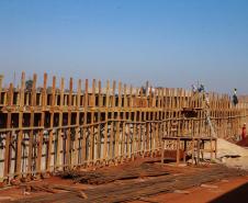 Obras de Construçao da Cadeia Publica de Guaira no loteamento Jardim Floresta com investimento de 16 milhoes. Exemplo da nova realidade do sistema carcerário que está sendo construída no Paraná. Acabar com o problema da superlotação em carceragens de delegacias e realocar os detentos em um espaço estruturado é uma das principais metas do Governo do Estado.  