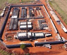 Obras de Construçao da Cadeia Publica de Guaira no loteamento Jardim Floresta com investimento de 16 milhoes. Exemplo da nova realidade do sistema carcerário que está sendo construída no Paraná. Acabar com o problema da superlotação em carceragens de delegacias e realocar os detentos em um espaço estruturado é uma das principais metas do Governo do Estado.  