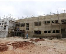 Construcao da Delegacia Cidada de Colombo. A delegacia cidadã é um novo modelo de atendimento em delegacias no Paraná, com espaços específicos e reservados para separar vítimas de agressores e possibilidade de auxílio de assistentes sociais e psicólogos, quando necessário. Colombo