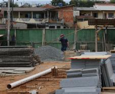 Construcao da Delegacia Cidada de Almirante Tamandare. A delegacia cidadã é um novo modelo de atendimento em delegacias no Paraná, com espaços específicos e reservados para separar vítimas de agressores e possibilidade de auxílio de assistentes sociais e psicólogos, quando necessário. Almirante Tamandare
