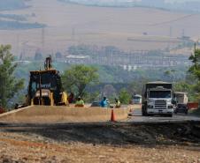 Obras na  PR-445  no trecho de 15,8 quilômetros entre Londrina e o distrito de Irerê tem previsão de entrega para dezembro
