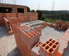 Construção das 157 casas na Vila Zezo em Imbituva,  o local passará por ação completa de regularização fundiária, com demarcação dos lotes individualizados e entrega de títulos de propriedade aos moradores. Também serão feitas obras de infraestrutura complementar para urbanização completa da região. 