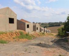 Construção das 157 casas na Vila Zezo em Imbituva,  o local passará por ação completa de regularização fundiária, com demarcação dos lotes individualizados e entrega de títulos de propriedade aos moradores. Também serão feitas obras de infraestrutura complementar para urbanização completa da região. 
