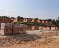 Construção das 157 casas na Vila Zezo em Imbituva,  o local passará por ação completa de regularização fundiária, com demarcação dos lotes individualizados e entrega de títulos de propriedade aos moradores. Também serão feitas obras de infraestrutura complementar para urbanização completa da região. 