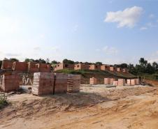 Construção das 157 casas na Vila Zezo em Imbituva,  o local passará por ação completa de regularização fundiária, com demarcação dos lotes individualizados e entrega de títulos de propriedade aos moradores. Também serão feitas obras de infraestrutura complementar para urbanização completa da região. 
