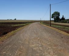 Pavimentacão em Pedra Poliédrica na KD-306  em Palotina 