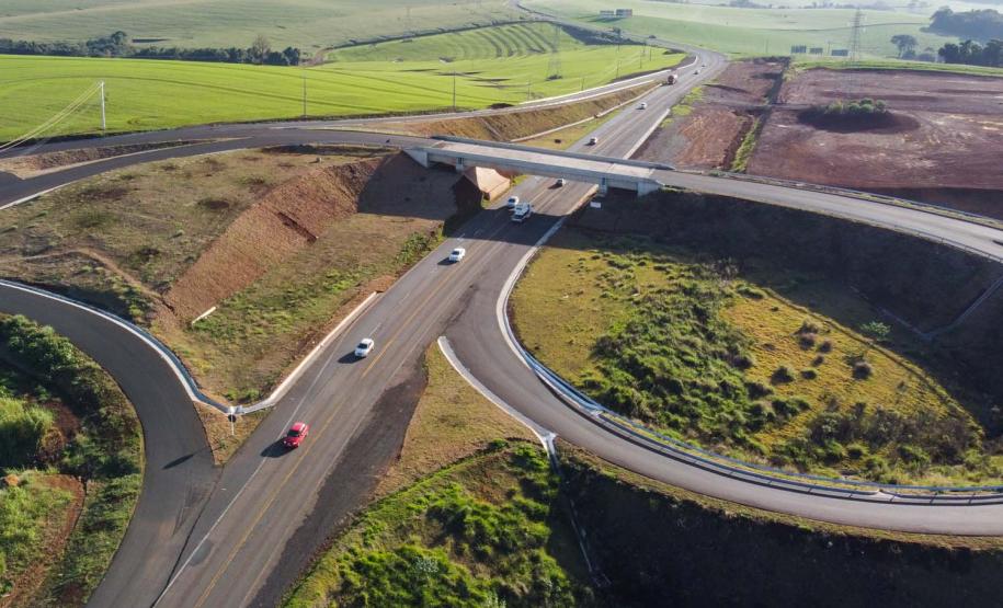 Obras do  Contorno Noroeste de Pato Branco com um viaduto erguido sobre a BR-158, uma ponte sobre o Rio Ligeiro e cinco quilômetros de rodovia até a PR-493 em Itapejara D Oeste. O objetivo é enviar todo o tráfego  de caminhões, para o contorno, aliviando o trânsito urbano.