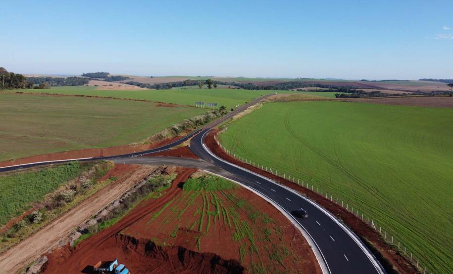 Obras do  Contorno Noroeste de Pato Branco com um viaduto erguido sobre a BR-158, uma ponte sobre o Rio Ligeiro e cinco quilômetros de rodovia até a PR-493 em Itapejara D Oeste. O objetivo é enviar todo o tráfego  de caminhões, para o contorno, aliviando o trânsito urbano.