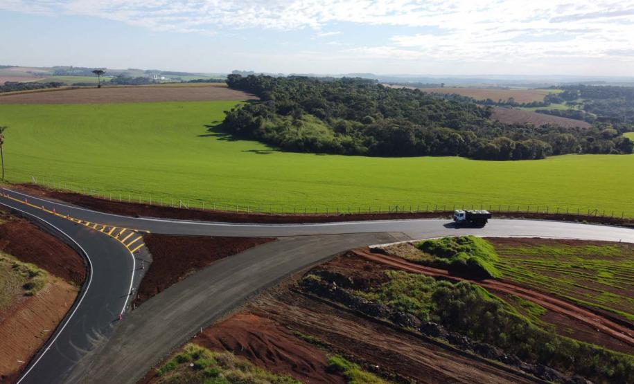 Obras do  Contorno Noroeste de Pato Branco com um viaduto erguido sobre a BR-158, uma ponte sobre o Rio Ligeiro e cinco quilômetros de rodovia até a PR-493 em Itapejara D Oeste. O objetivo é enviar todo o tráfego  de caminhões, para o contorno, aliviando o trânsito urbano.