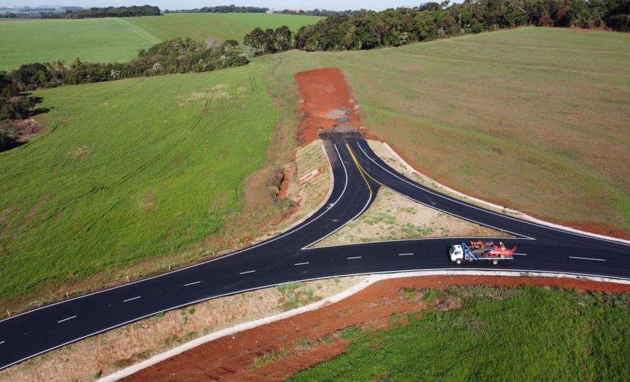 Obras do  Contorno Noroeste de Pato Branco com um viaduto erguido sobre a BR-158, uma ponte sobre o Rio Ligeiro e cinco quilômetros de rodovia até a PR-493 em Itapejara D Oeste. O objetivo é enviar todo o tráfego  de caminhões, para o contorno, aliviando o trânsito urbano.