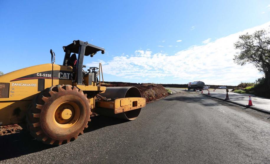 Obras do  Contorno Noroeste de Pato Branco com um viaduto erguido sobre a BR-158, uma ponte sobre o Rio Ligeiro e cinco quilômetros de rodovia até a PR-493 em Itapejara D Oeste. O objetivo é enviar todo o tráfego  de caminhões, para o contorno, aliviando o trânsito urbano.