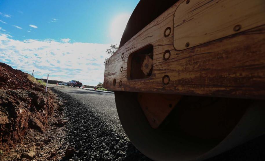 Obras do  Contorno Noroeste de Pato Branco com um viaduto erguido sobre a BR-158, uma ponte sobre o Rio Ligeiro e cinco quilômetros de rodovia até a PR-493 em Itapejara D Oeste. O objetivo é enviar todo o tráfego  de caminhões, para o contorno, aliviando o trânsito urbano.