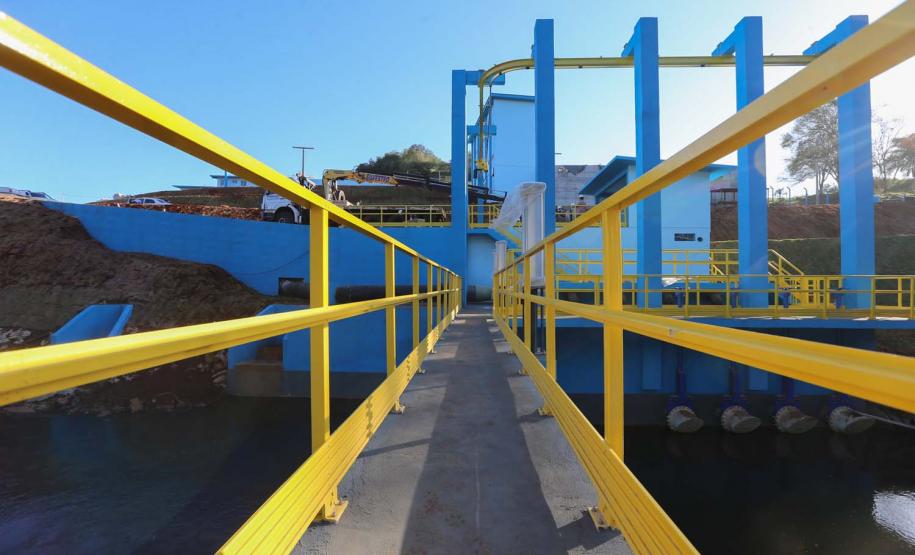 As obras da nova captação de água de Cascavel nas margens do Rio São José, no Distrito de São Salvador, a barragem no rio, as estações de bombeamento e um desarenador, que terá a função de retirar os materiais mais pesados da água, como areia e terra. A nova estrutura ampliará em 25% a capacidade de tratamento de água no município.