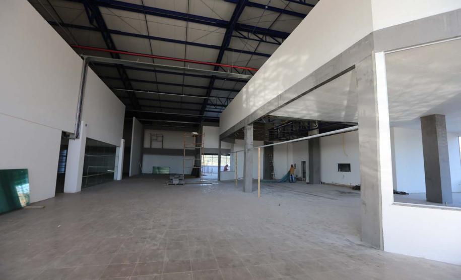 Obras da nova rodoviária de Francisco Beltrao com mais de 6.300 m²,  que contará 12 plataformas para ônibus, além de lojas, guichês, restaurantes, espaço para taxistas e mototaxistas, jardim no centro e salas de espera para os usuários. A construcao do Terminal Rodoviario faz parte do Plano de Apoio ao Desenvolvimento dos Municipios - PAM