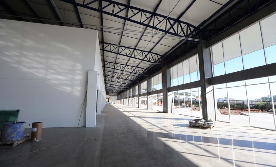 Obras da nova rodoviária de Francisco Beltrao com mais de 6.300 m²,  que contará 12 plataformas para ônibus, além de lojas, guichês, restaurantes, espaço para taxistas e mototaxistas, jardim no centro e salas de espera para os usuários. A construcao do Terminal Rodoviario faz parte do Plano de Apoio ao Desenvolvimento dos Municipios - PAM