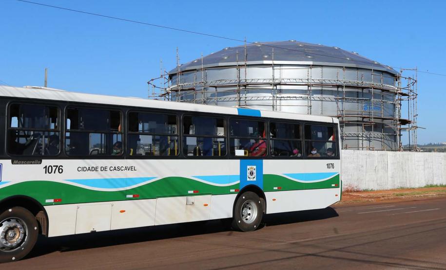 Obras de implantação de mais um reservatório de água para Cascavel e  terá capacidade para armazenar 2 milhões de litros de água e vai beneficiar diretamente aos moradores na região Norte da cidade. Com esse empreendimento, a Sanepar amplia em 200% a capacidade de reservação dos bairros que integram a região.