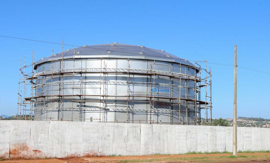 Obras de implantação de mais um reservatório de água para Cascavel e  terá capacidade para armazenar 2 milhões de litros de água e vai beneficiar diretamente aos moradores na região Norte da cidade. Com esse empreendimento, a Sanepar amplia em 200% a capacidade de reservação dos bairros que integram a região.