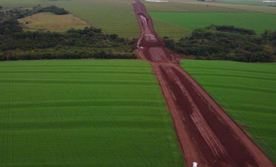Obras do contorno viário de Palotina que terá extensão de cerca de 16 km e está sendo construído para desviar o trânsito de caminhões do centro da cidade.