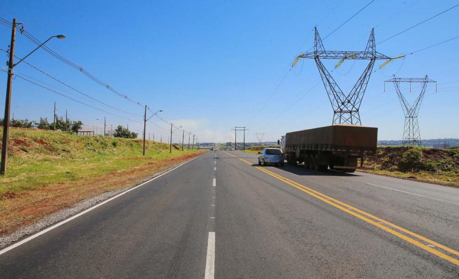 Obras do Contorno Sul de Maringa sao  11,8 km de extensão entre as PR-317 e a BR-376. Recuperacao emergencial do pavimento.  -  04/08/2020 -  Foto: Geraldo Bubniak/AEN