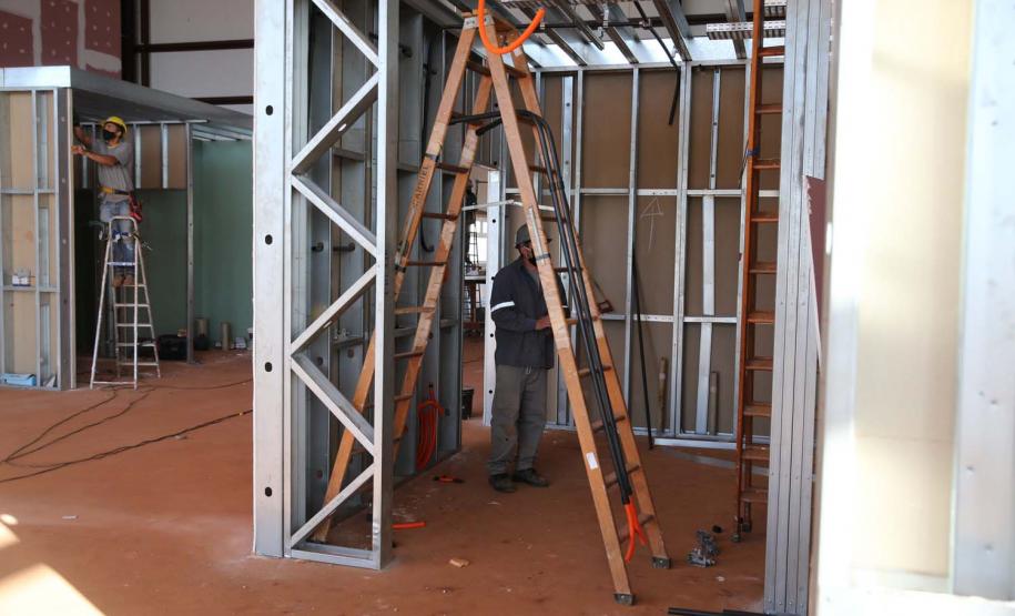 Obras do Hospital da Criança de Maringá,   serao 160 leitos, sendo 20 de UTI, a área construída é de aproximadamente 23 mil metros quadrados e está no espaço do antigo aeroporto da cidade, doado pela União ao município. O local tem cerca de 90 mil metros quadrados. -  04/08/2020 -  Foto: Geraldo Bubniak/AEN