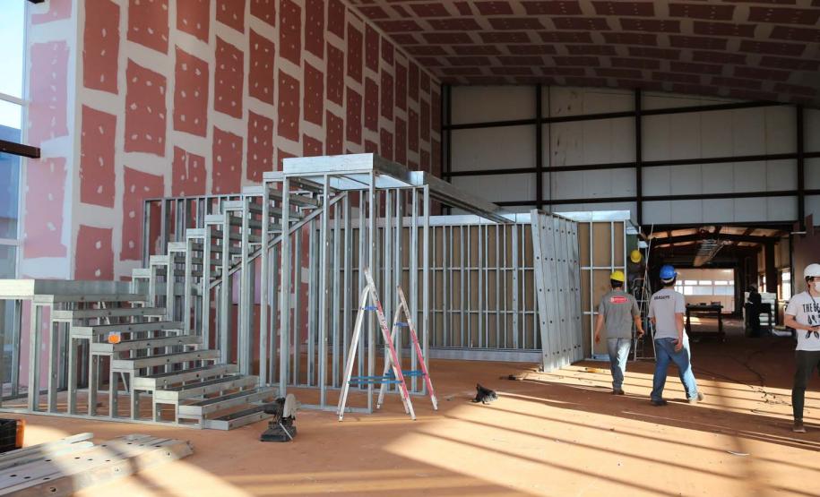 Obras do Hospital da Criança de Maringá,   serao 160 leitos, sendo 20 de UTI, a área construída é de aproximadamente 23 mil metros quadrados e está no espaço do antigo aeroporto da cidade, doado pela União ao município. O local tem cerca de 90 mil metros quadrados. -  04/08/2020 -  Foto: Geraldo Bubniak/AEN