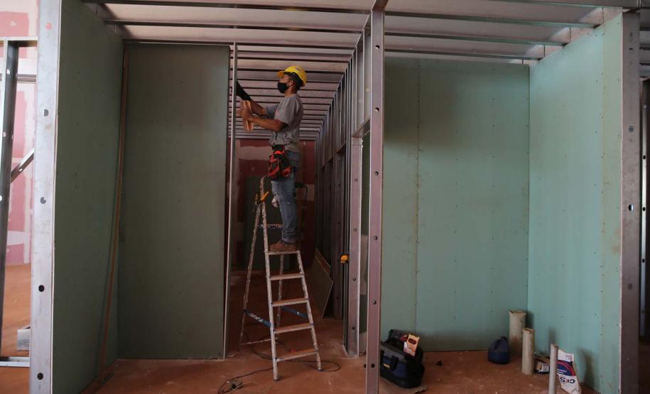 Obras do Hospital da Criança de Maringá,   serao 160 leitos, sendo 20 de UTI, a área construída é de aproximadamente 23 mil metros quadrados e está no espaço do antigo aeroporto da cidade, doado pela União ao município. O local tem cerca de 90 mil metros quadrados. -  04/08/2020 -  Foto: Geraldo Bubniak/AEN