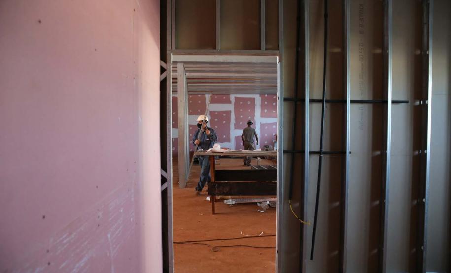 Obras do Hospital da Criança de Maringá,   serao 160 leitos, sendo 20 de UTI, a área construída é de aproximadamente 23 mil metros quadrados e está no espaço do antigo aeroporto da cidade, doado pela União ao município. O local tem cerca de 90 mil metros quadrados. -  04/08/2020 -  Foto: Geraldo Bubniak/AEN