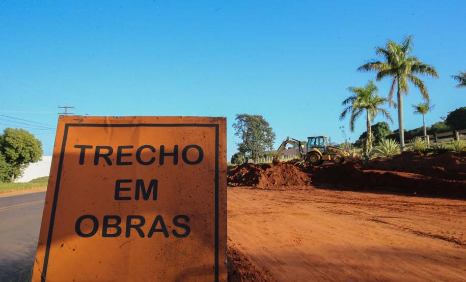 Pavimentacao e recape de vias urbarnas em Umuarama.  Av Portugal trecho entre a Rua Monteiro Lobato e o trevo da Estrada do Bonfiim (antiga PR 482 saida para Maria Helena).  -  05/08/2020 -  Foto: Geraldo Bubniak/AEN