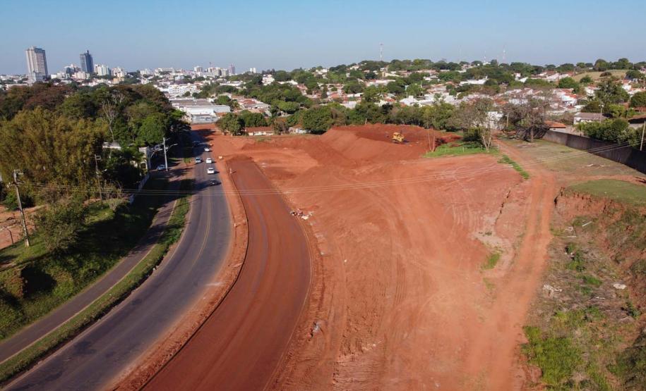 Pavimentacao e recape de vias urbarnas em Umuarama.  Av Portugal trecho entre a Rua Monteiro Lobato e o trevo da Estrada do Bonfiim (antiga PR 482 saida para Maria Helena).  -  05/08/2020 -  Foto: Geraldo Bubniak/AEN