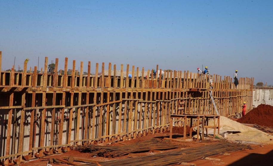 Obras de Construçao da Cadeia Publica de Guaira no loteamento Jardim Floresta com investimento de 16 milhoes. Exemplo da nova realidade do sistema carcerário que está sendo construída no Paraná. Acabar com o problema da superlotação em carceragens de delegacias e realocar os detentos em um espaço estruturado é uma das principais metas do Governo do Estado.