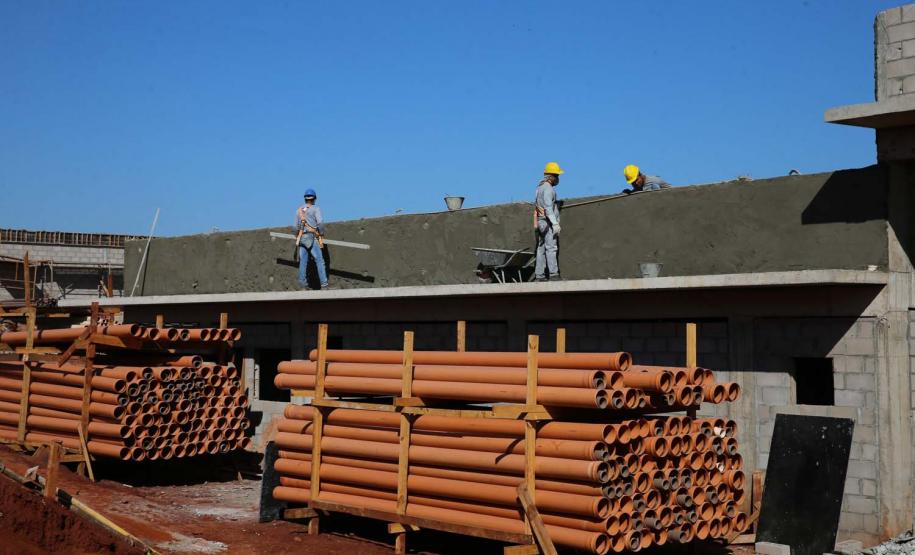 Obras de Construçao da Cadeia Publica de Guaira no loteamento Jardim Floresta com investimento de 16 milhoes. Exemplo da nova realidade do sistema carcerário que está sendo construída no Paraná. Acabar com o problema da superlotação em carceragens de delegacias e realocar os detentos em um espaço estruturado é uma das principais metas do Governo do Estado.
