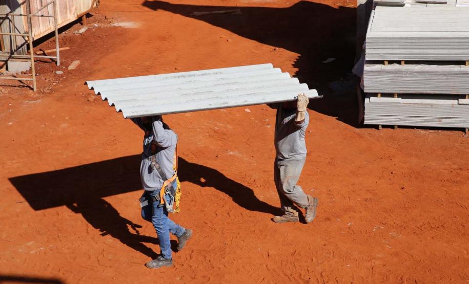Obras de Construçao da Cadeia Publica de Guaira no loteamento Jardim Floresta com investimento de 16 milhoes. Exemplo da nova realidade do sistema carcerário que está sendo construída no Paraná. Acabar com o problema da superlotação em carceragens de delegacias e realocar os detentos em um espaço estruturado é uma das principais metas do Governo do Estado.