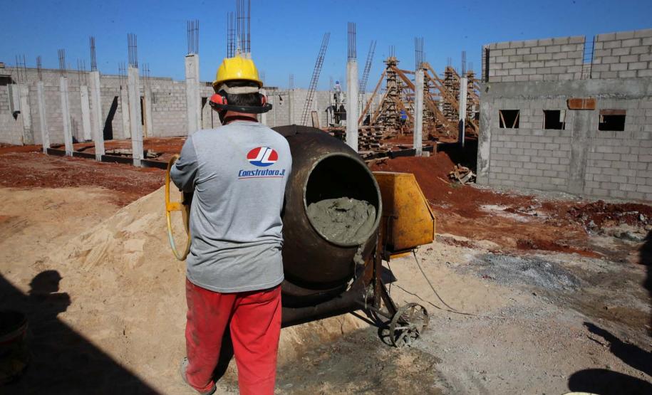 Obras de Construçao da Cadeia Publica de Guaira no loteamento Jardim Floresta com investimento de 16 milhoes. Exemplo da nova realidade do sistema carcerário que está sendo construída no Paraná. Acabar com o problema da superlotação em carceragens de delegacias e realocar os detentos em um espaço estruturado é uma das principais metas do Governo do Estado.