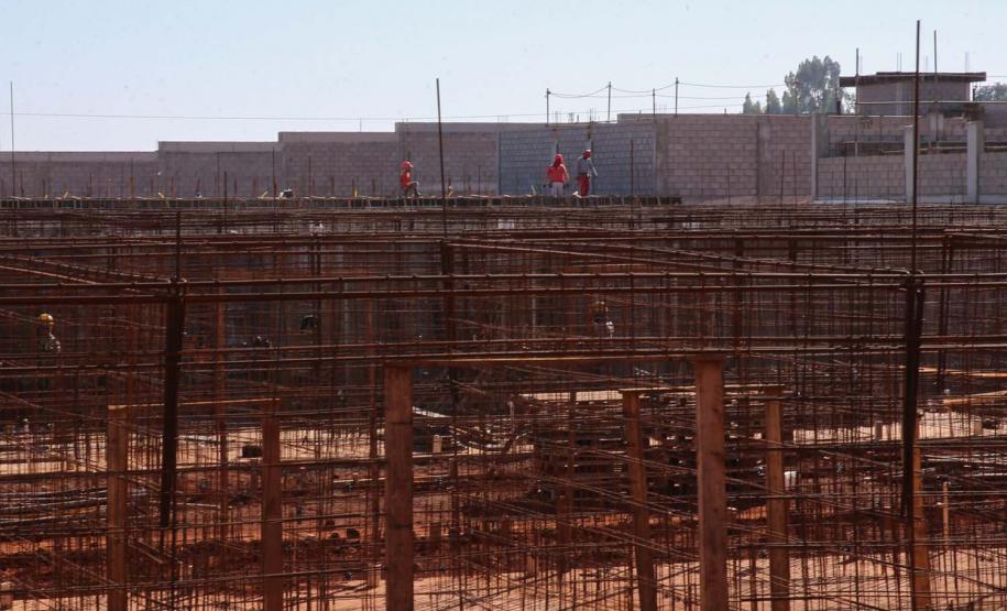 Obras de Construçao da Cadeia Publica de Guaira no loteamento Jardim Floresta com investimento de 16 milhoes. Exemplo da nova realidade do sistema carcerário que está sendo construída no Paraná. Acabar com o problema da superlotação em carceragens de delegacias e realocar os detentos em um espaço estruturado é uma das principais metas do Governo do Estado.