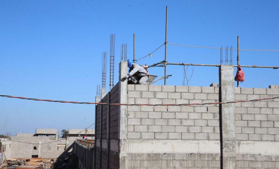 Obras de Construçao da Cadeia Publica de Guaira no loteamento Jardim Floresta com investimento de 16 milhoes. Exemplo da nova realidade do sistema carcerário que está sendo construída no Paraná. Acabar com o problema da superlotação em carceragens de delegacias e realocar os detentos em um espaço estruturado é uma das principais metas do Governo do Estado.