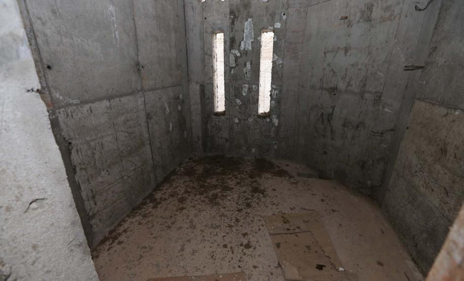 Construcao da Delegacia Cidada de Colombo. A delegacia cidadã é um novo modelo de atendimento em delegacias no Paraná, com espaços específicos e reservados para separar vítimas de agressores e possibilidade de auxílio de assistentes sociais e psicólogos, quando necessário. Colombo