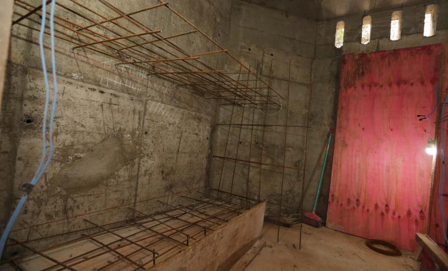 Construcao da Delegacia Cidada de Colombo. A delegacia cidadã é um novo modelo de atendimento em delegacias no Paraná, com espaços específicos e reservados para separar vítimas de agressores e possibilidade de auxílio de assistentes sociais e psicólogos, quando necessário. Colombo