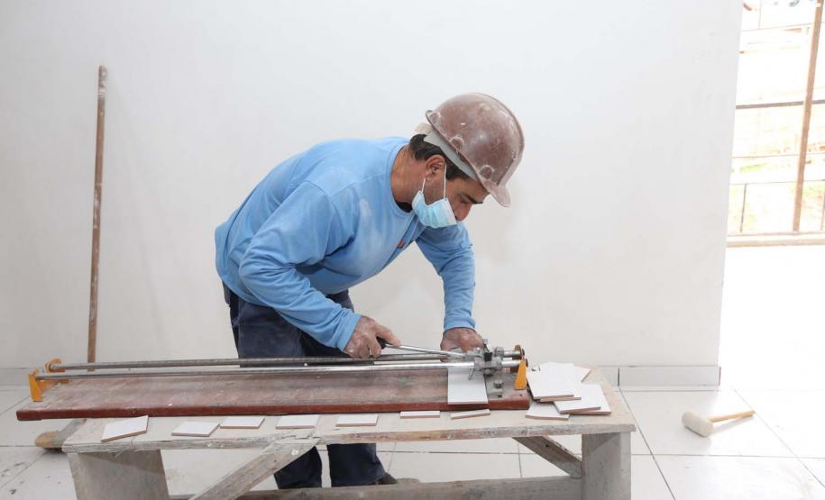 Construcao da Delegacia Cidada de Colombo. A delegacia cidadã é um novo modelo de atendimento em delegacias no Paraná, com espaços específicos e reservados para separar vítimas de agressores e possibilidade de auxílio de assistentes sociais e psicólogos, quando necessário. Colombo