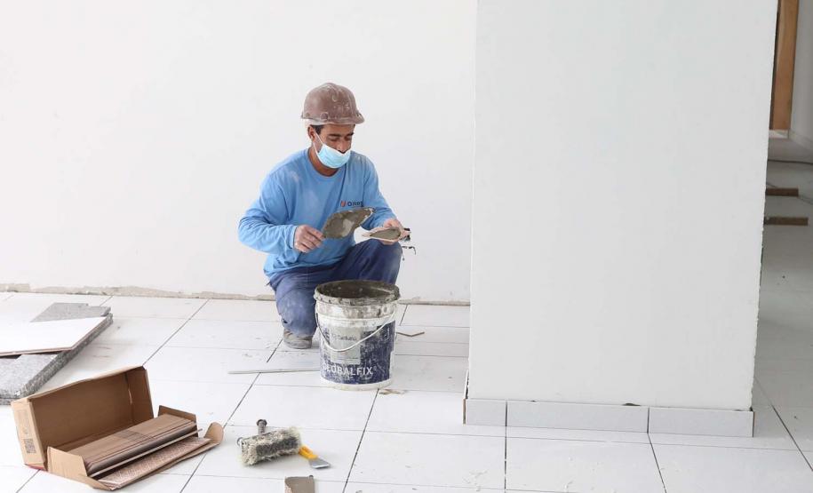 Construcao da Delegacia Cidada de Colombo. A delegacia cidadã é um novo modelo de atendimento em delegacias no Paraná, com espaços específicos e reservados para separar vítimas de agressores e possibilidade de auxílio de assistentes sociais e psicólogos, quando necessário. Colombo