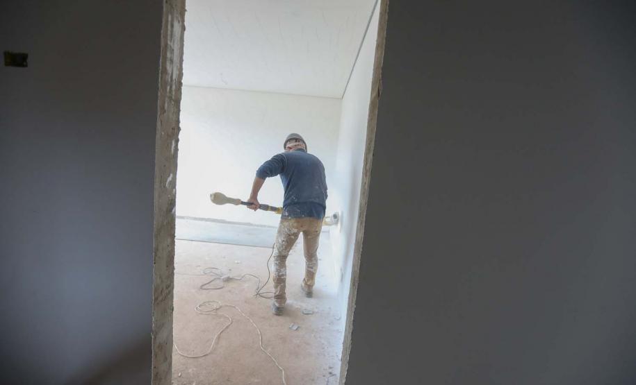 Construcao da Delegacia Cidada de Almirante Tamandare. A delegacia cidadã é um novo modelo de atendimento em delegacias no Paraná, com espaços específicos e reservados para separar vítimas de agressores e possibilidade de auxílio de assistentes sociais e psicólogos, quando necessário. Almirante Tamandare