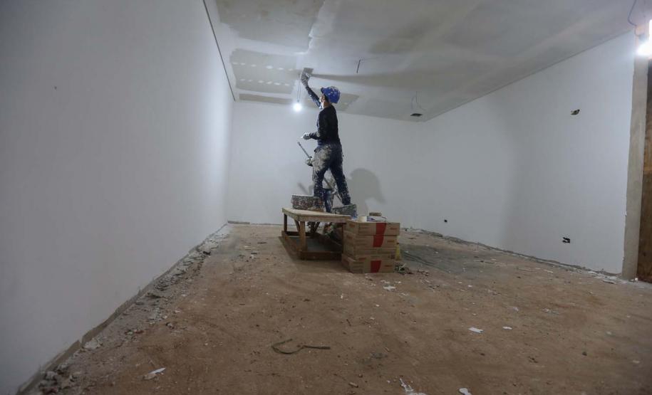 Construcao da Delegacia Cidada de Almirante Tamandare. A delegacia cidadã é um novo modelo de atendimento em delegacias no Paraná, com espaços específicos e reservados para separar vítimas de agressores e possibilidade de auxílio de assistentes sociais e psicólogos, quando necessário. Almirante Tamandare