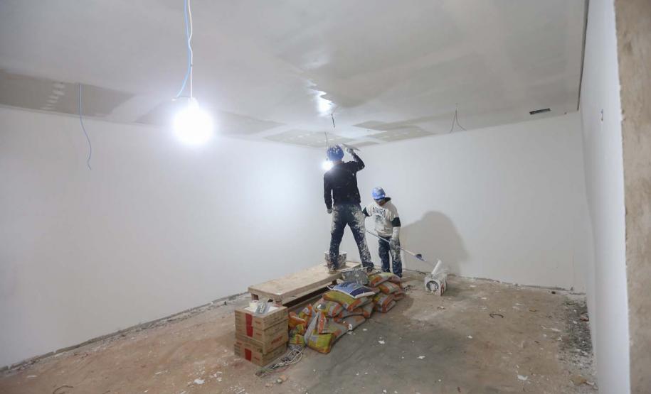 Construcao da Delegacia Cidada de Almirante Tamandare. A delegacia cidadã é um novo modelo de atendimento em delegacias no Paraná, com espaços específicos e reservados para separar vítimas de agressores e possibilidade de auxílio de assistentes sociais e psicólogos, quando necessário. Almirante Tamandare