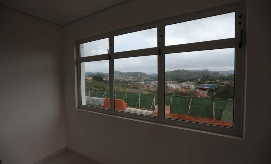 Construcao da Delegacia Cidada de Almirante Tamandare. A delegacia cidadã é um novo modelo de atendimento em delegacias no Paraná, com espaços específicos e reservados para separar vítimas de agressores e possibilidade de auxílio de assistentes sociais e psicólogos, quando necessário. Almirante Tamandare